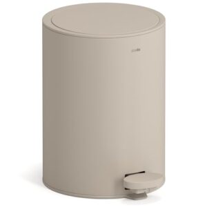 Stardis 3-Liter-Treteimer in edelstem Edelstahl, matt lackiert, mit Soft-Close-Absenkautomatik, ideal fürs Badezimmer als Kompost- oder Müllbehälter.