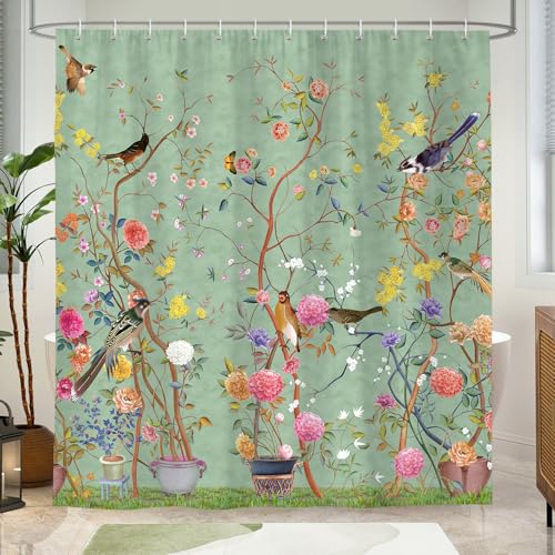Kunstvoll gestalteter Duschvorhang mit grünem Hintergrund, Baum-, Vogel- und Blumenmuster. Wasserfester Duschvorhang für die Badezimmerdekoration.