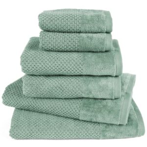 Luxuriöses Handtuch-Set mit Aufhängeschlaufen aus 100% Baumwolle, saugstark und weich. Includes zwei großzügige Badetücher, zwei handliche Handtücher und zwei komfortable Gästehandtücher in Grün.