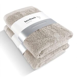Herzbach Home Premium Duschtuch 2er-Set in Sandgrau - Große, weiche & saugstarke Dusch-Handtücher in Bester Qualität - 100% natürliche Baumwolle