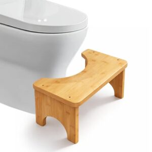 Ergonomischer WC-Hocker aus natürlichem Bambusholz für Erwachsene mit Rutschfesten Füßen und komfortabler Sitzposition auf der Toilette.