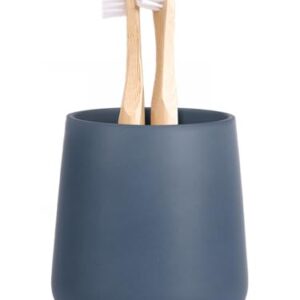 Blauer Keramik-Zahnputzbecher mit zwei Holzbürsten, ideal für Badezimmer