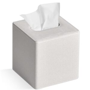 Taschentuchbox aus PU-Leder mit quadratischem Design, beige Farbe und Magnetöffnung an der Unterseite.