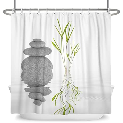 Duschvorhang mit Bambusblättern und Basaltsteinen in weißem Hintergrund, inspiriert von japanischer Zen-Meditationsatmosphäre, geeignet für Badezimmer oder Badewanne