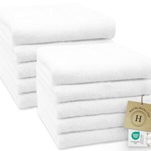Weiche und saugstarke Baumwolltücher in weiß, 100% Baumwolle, mit praktischem Aufhänger, waschbar bis 95°C, Hotelqualität